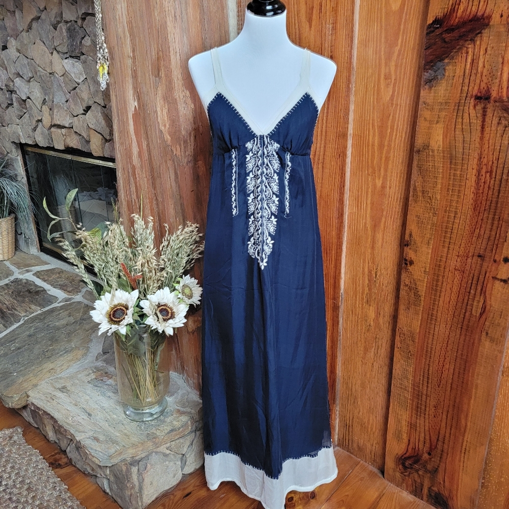 Boutique GOLD HAWK silk dress.